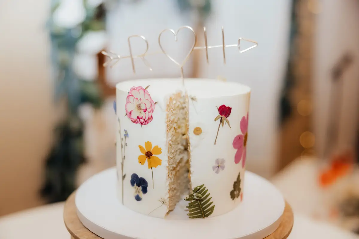 Elegant custom cake styled on site at a Utah venue