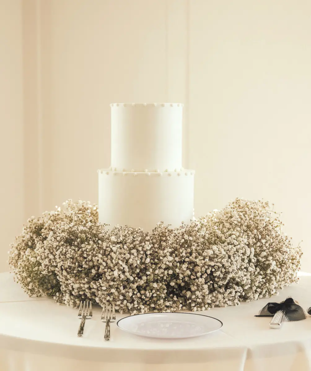 Elegant custom cake styled on site at a Utah venue
