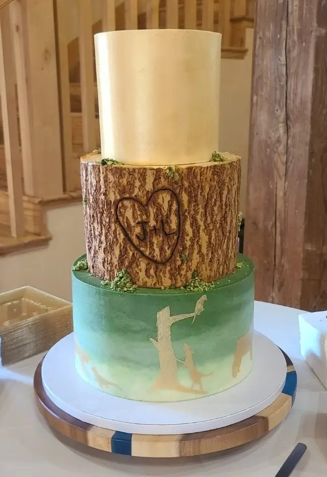 Elegant custom cake styled on site at a Utah venue