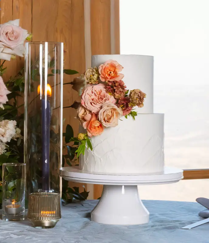 Textured buttercream cake design by Sweet E's