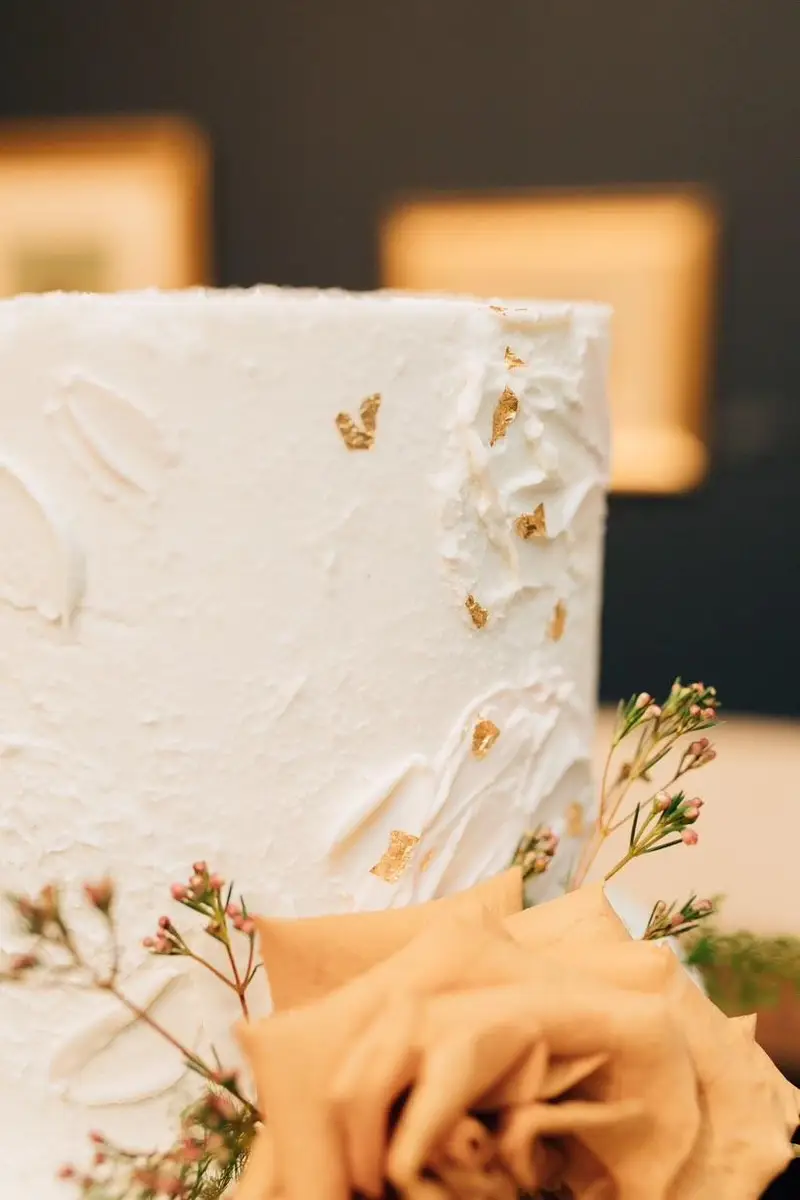 Elegant custom cake styled on site at a Utah venue